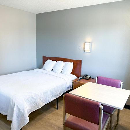 Super 7 Motel Coralville Ngoại thất bức ảnh