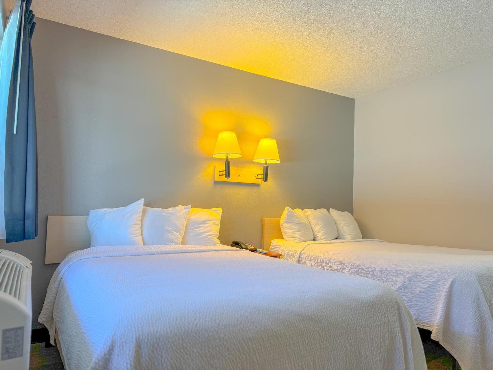 Super 7 Motel Coralville Ngoại thất bức ảnh