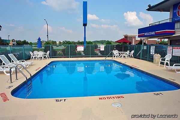 Super 7 Motel Coralville Ngoại thất bức ảnh
